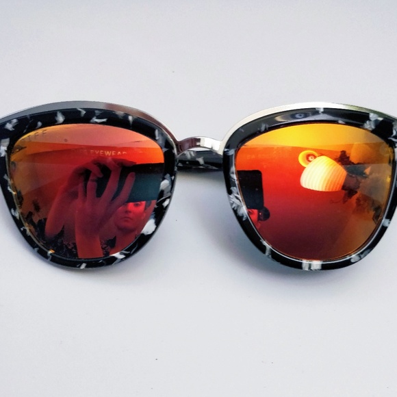DIFF Red Mirror Cateye Sunglasses - Picture 2 of 3